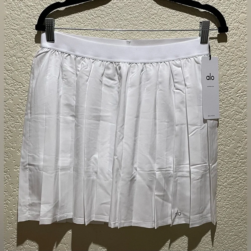 Alo NWT Varsity Tennis Pleated Skirt White Size L shorts underneath